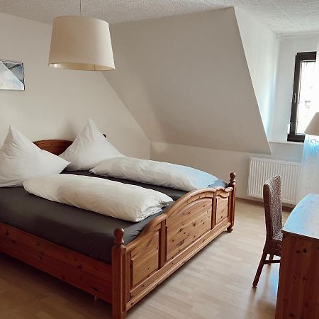 Ferienwohnung Moselflair Mit Direktem Blick Auf Die Mosel Und Weinberge Oberfell Exteriör bild