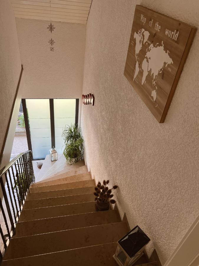 Ferienwohnung Moselflair Mit Direktem Blick Auf Die Mosel Und Weinberge Oberfell Exteriör bild