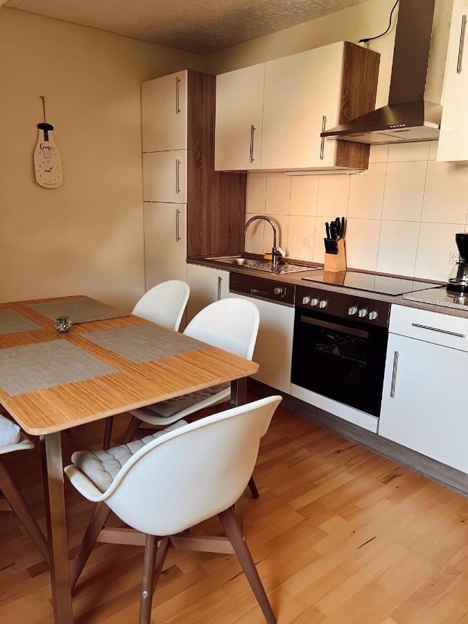 Ferienwohnung Moselflair Mit Direktem Blick Auf Die Mosel Und Weinberge Oberfell Exteriör bild