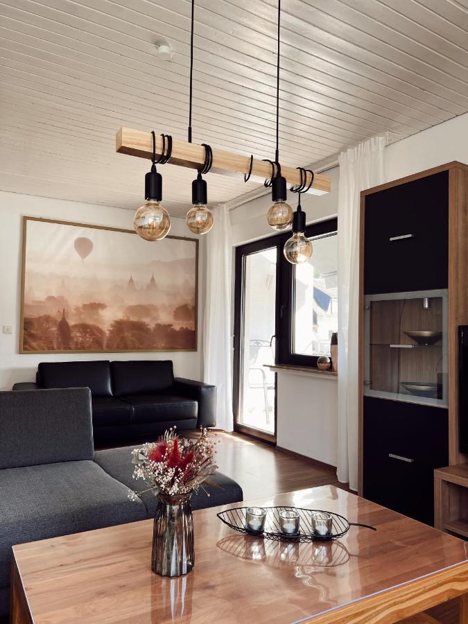 Ferienwohnung Moselflair Mit Direktem Blick Auf Die Mosel Und Weinberge Oberfell Exteriör bild