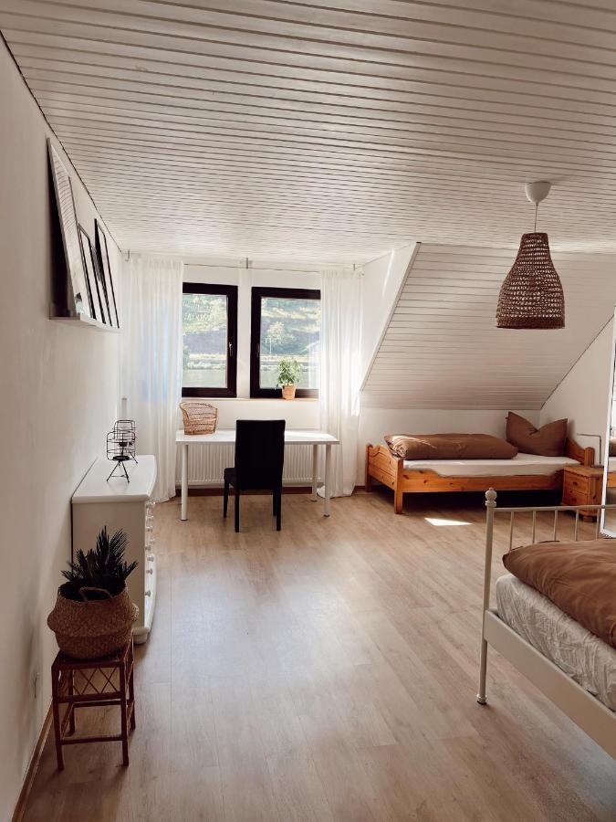 Ferienwohnung Moselflair Mit Direktem Blick Auf Die Mosel Und Weinberge Oberfell Exteriör bild